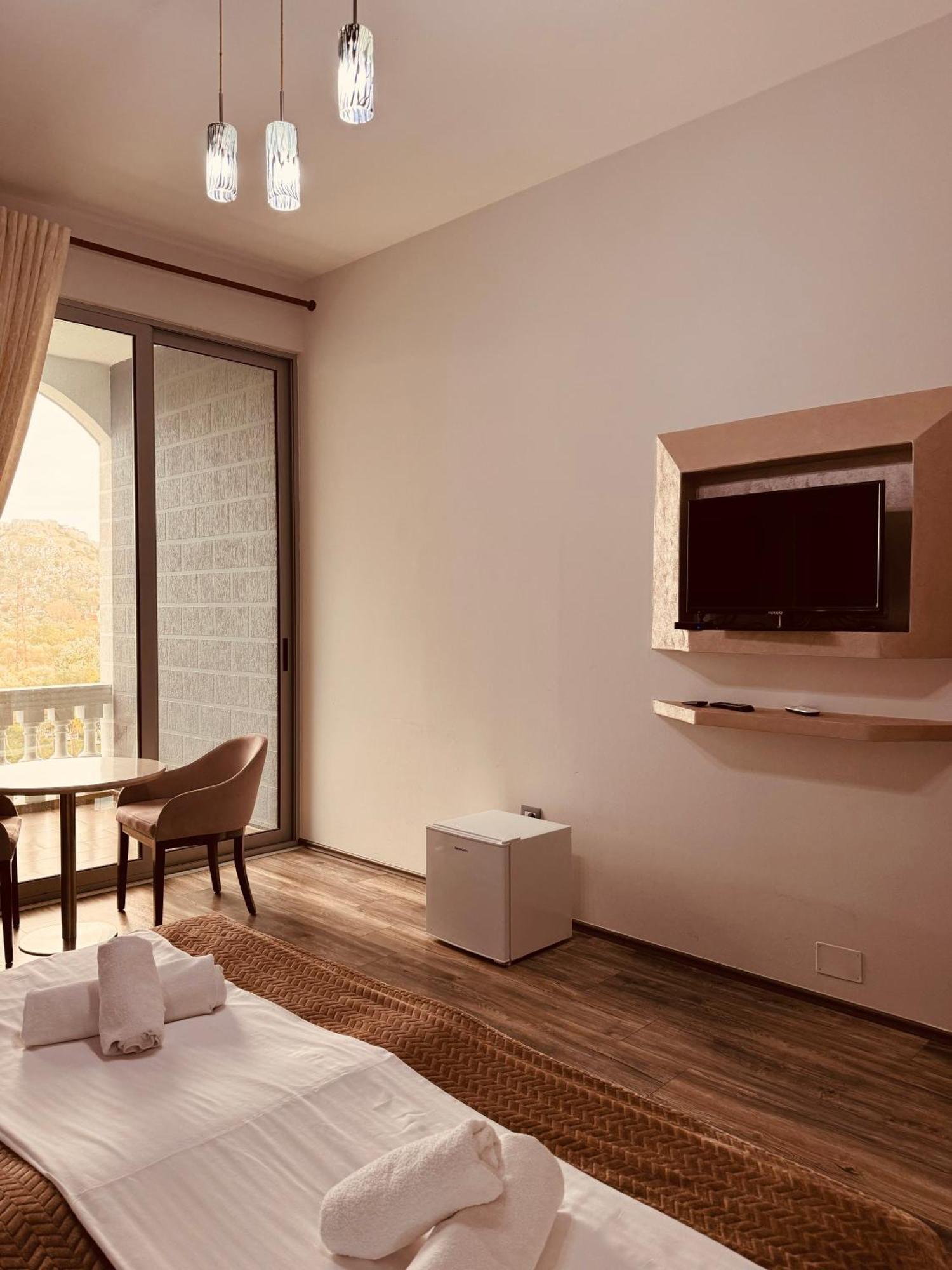 Prince Of Lake Hotel Shkodra Exterior foto