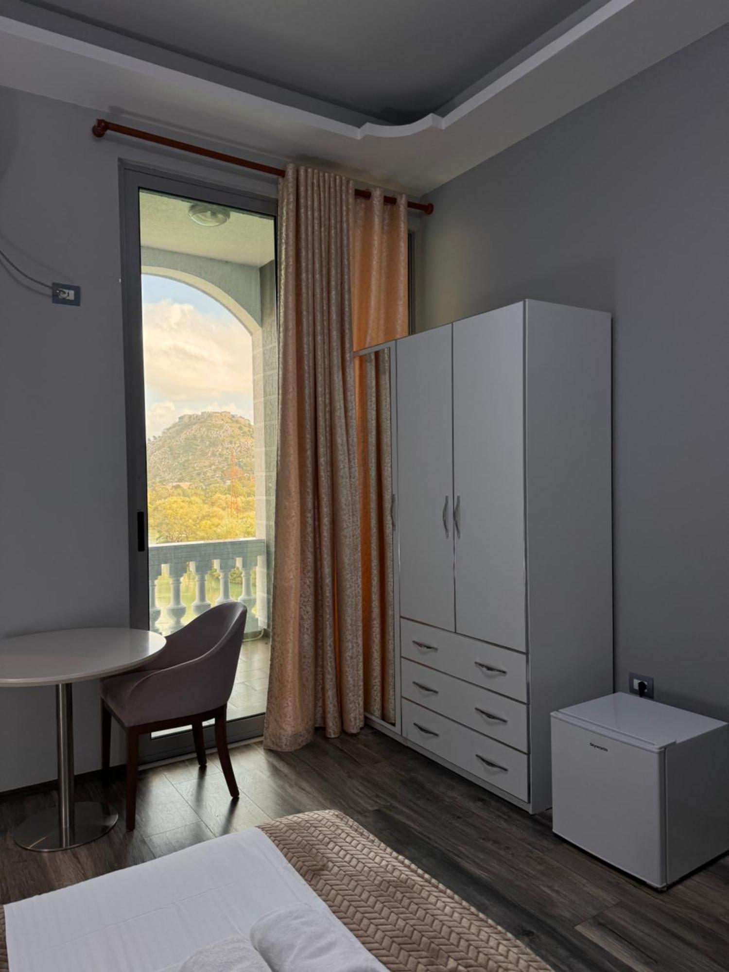 Prince Of Lake Hotel Shkodra Exterior foto